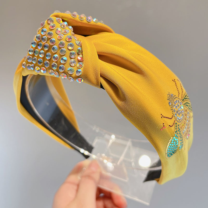 Cross-border bestseller trendy and fashionable hair comb accessory 032 Trendy and fashionable headband 4722 Application Scenario
