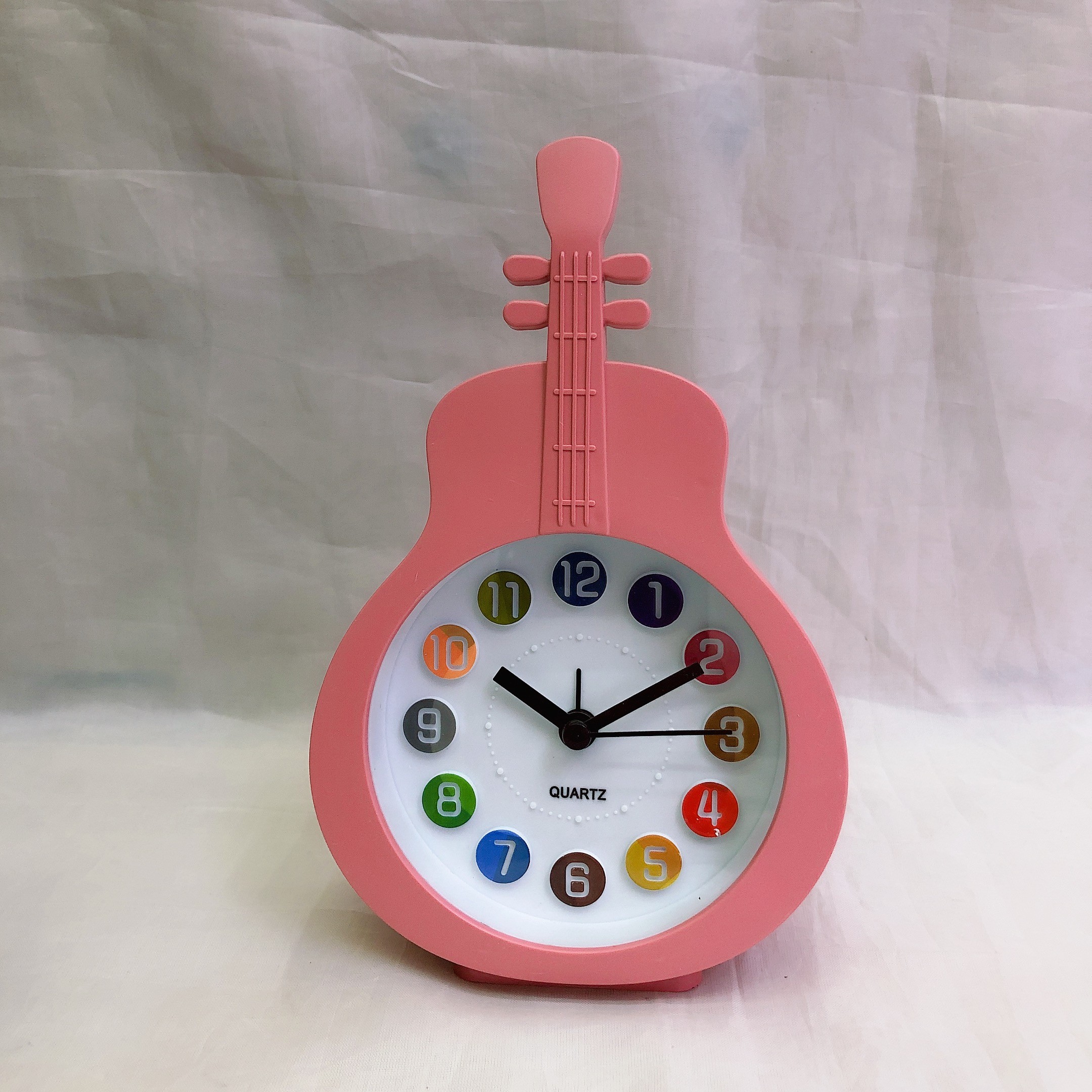 Korean macaron-colored quartz alarm clock, children's gifts, violins, creative wholesale, student gifts, stationery and ornaments detail image 3