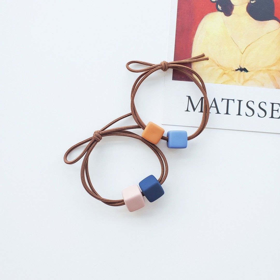 Fashionable and simple Hyuna style small square hair tie Korean-style women's clothing, versatile and cute, no damage to hair, hair tie and headwear detail image 3