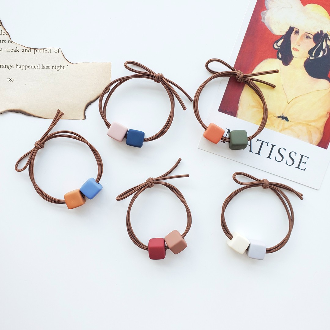 Fashionable and simple Hyuna style small square hair tie Korean-style women's clothing, versatile and cute, no damage to hair, hair tie and headwear detail image 5