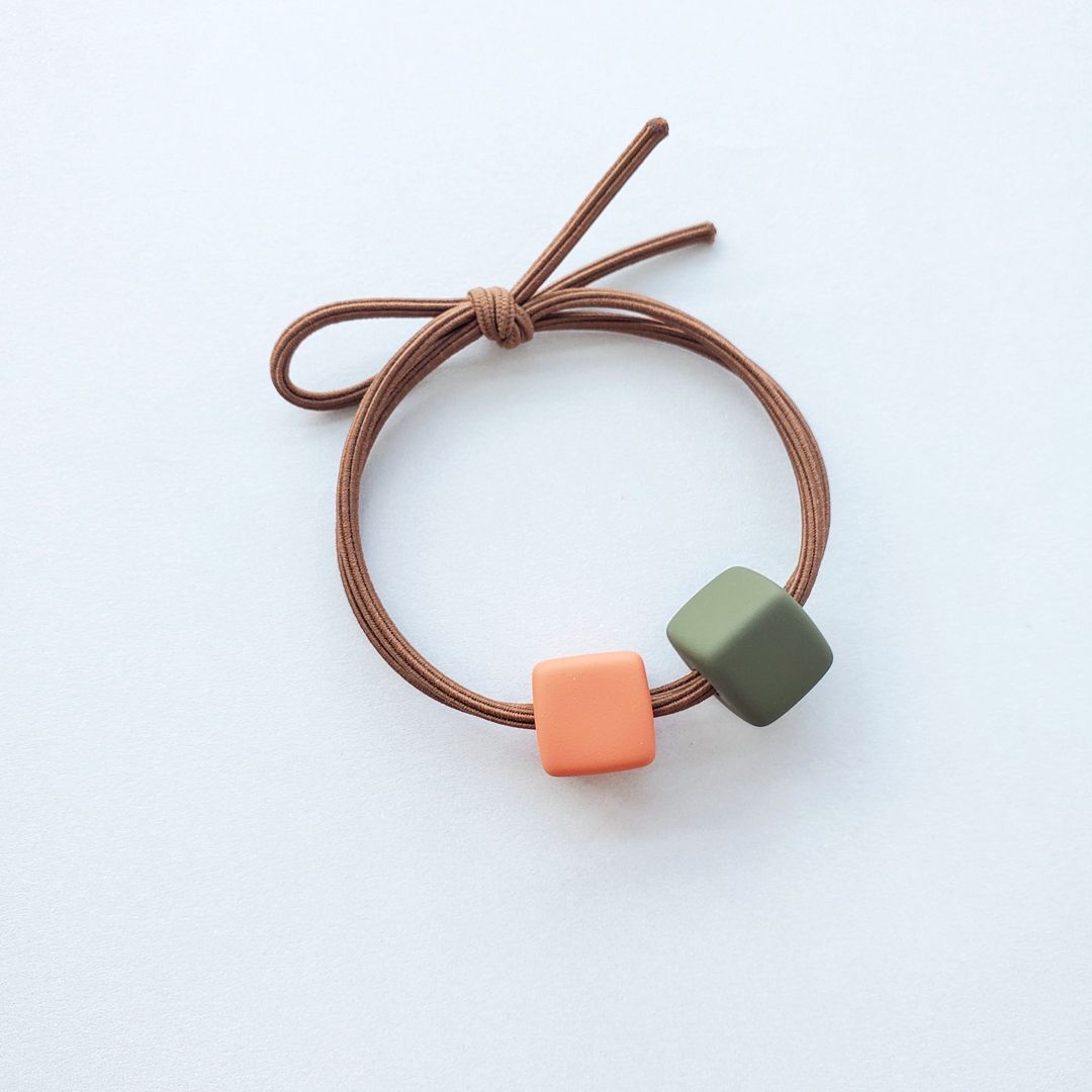 Fashionable and simple Hyuna style small square hair tie Korean-style women's clothing, versatile and cute, no damage to hair, hair tie and headwear Item Picture