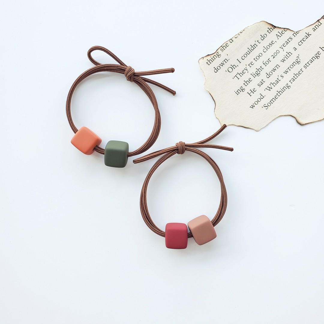 Fashionable and simple Hyuna style small square hair tie Korean-style women's clothing, versatile and cute, no damage to hair, hair tie and headwear detail image 4
