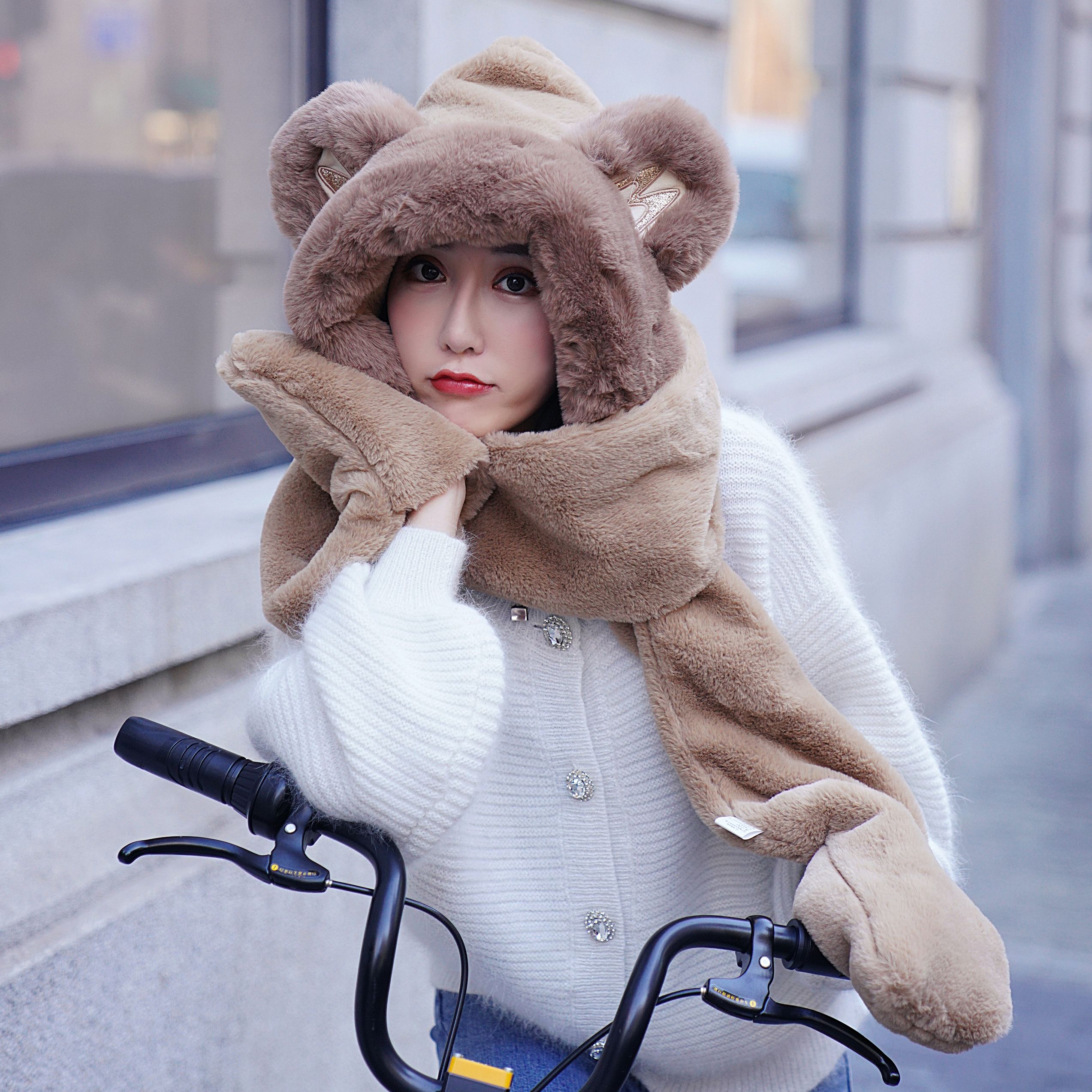 2021 New Network Red Winter Korean Version Cute Bear Hat, Neck, Scarf And Gloves For Women Autumn And Winter