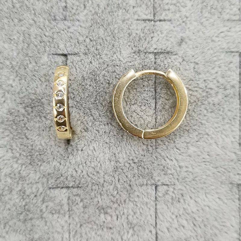Copper inlaid single-row zircon ear buckles