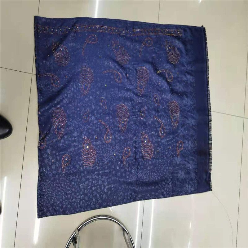 Women's scarves, trendy European and American style shawls, autumn and winter discount promotion season, versatile and casual coats, wholesale 296