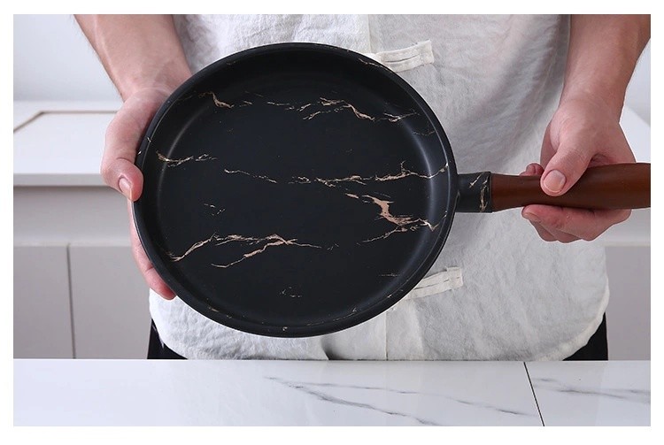 Simple matte gold marble-patterned ceramic dinner plates, European-style pizza plates with bamboo handles, household round plates wholesale detail image 8