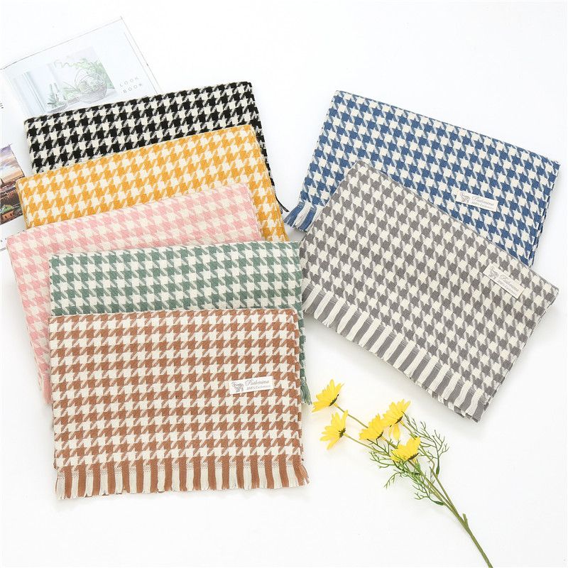 Women's scarves, trendy European and American style shawls, autumn and winter discount promotion season, versatile and casual coat wholesale 197