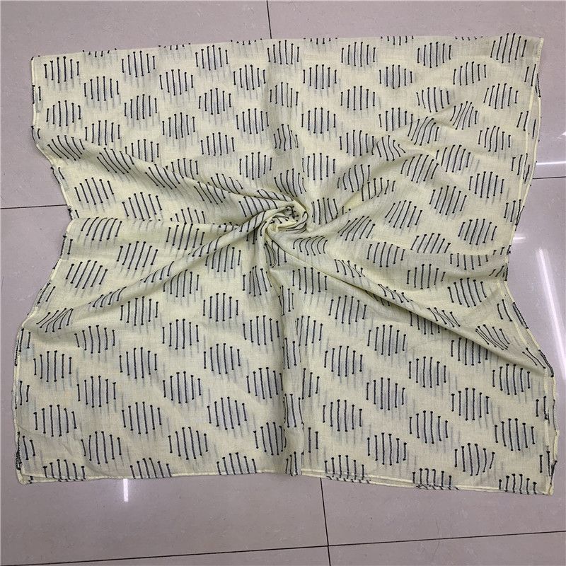 Women's scarves, trendy European and American style shawls, autumn and winter discount promotion season, versatile and casual coats, wholesale 200