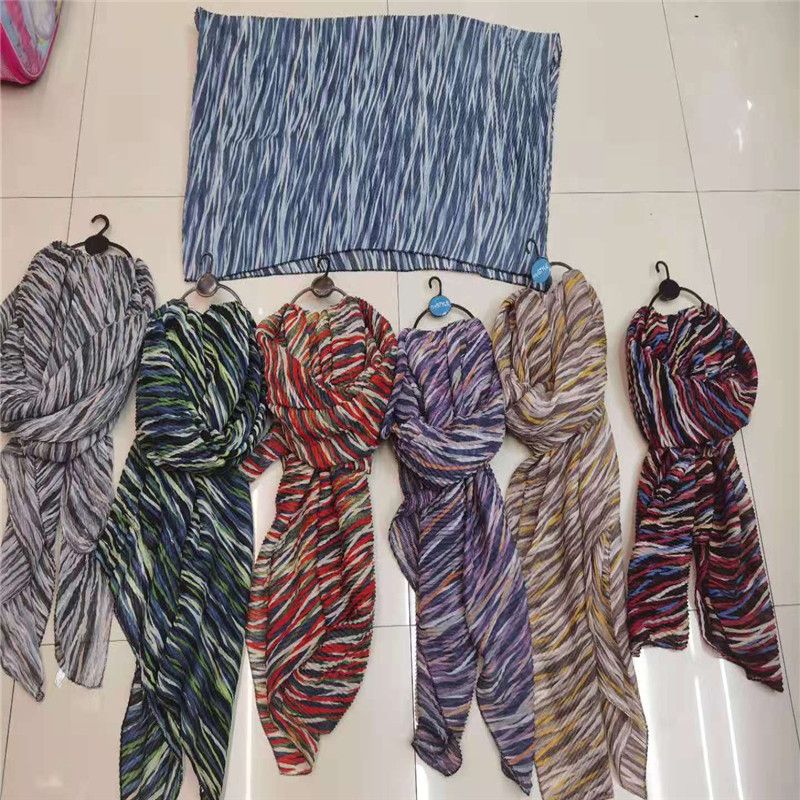 Women's scarves, trendy European and American style shawls, autumn and winter discount promotion season, versatile and casual coat wholesale 310