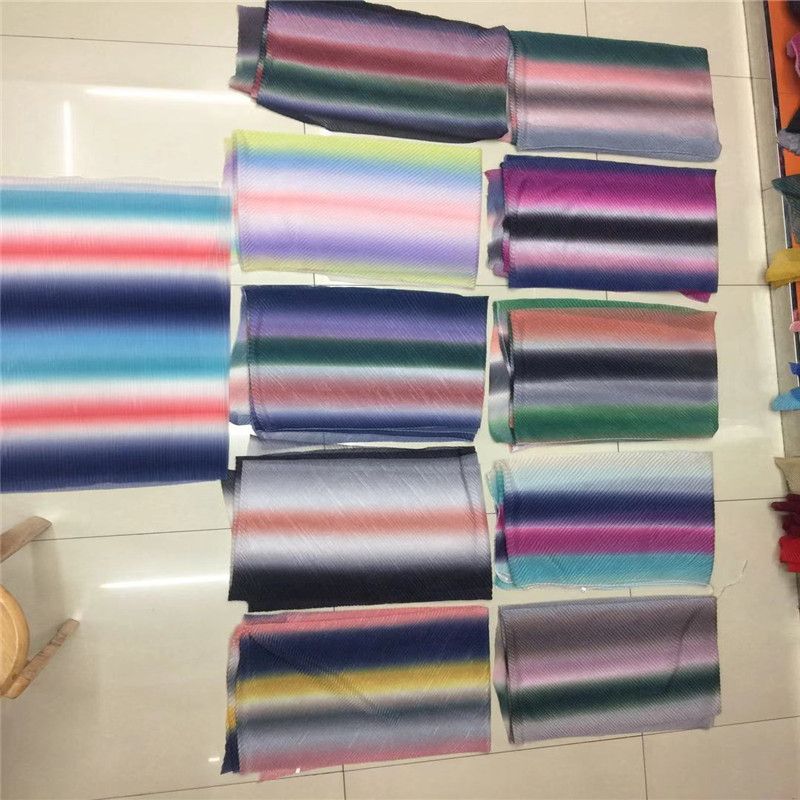 Women's scarves, trendy European and American style shawls, autumn and winter discount promotion season, versatile and casual coats, wholesale for 288
