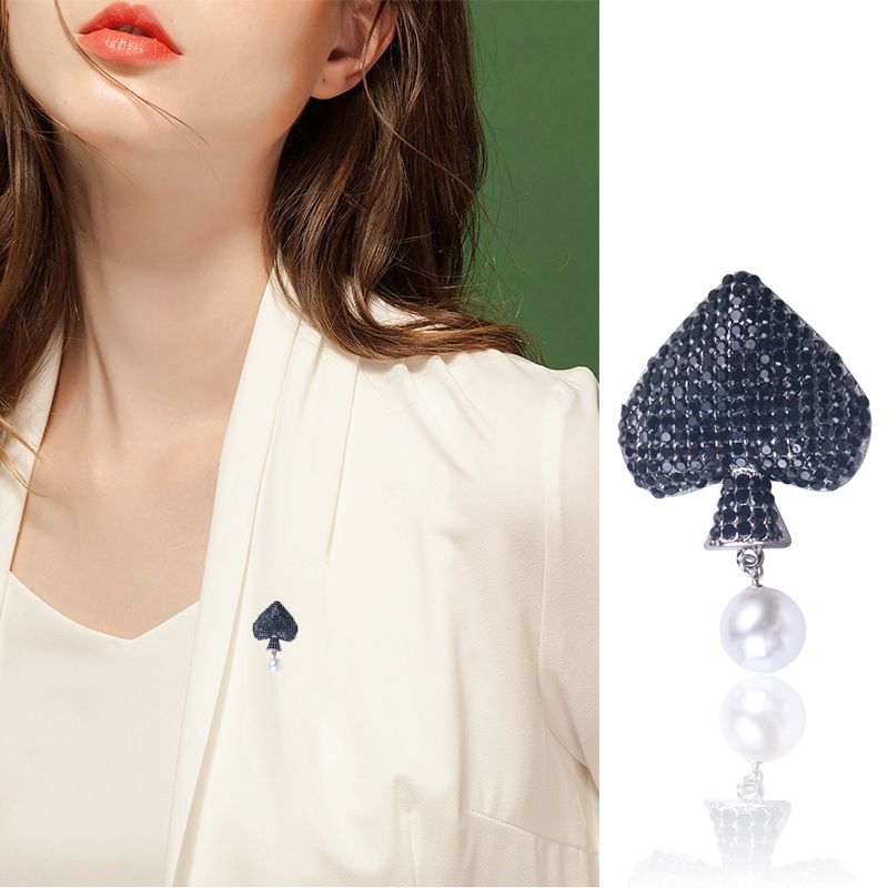 Manufacturers direct sales of foreign trade hot spades heart brooch interest creative clothing accessories