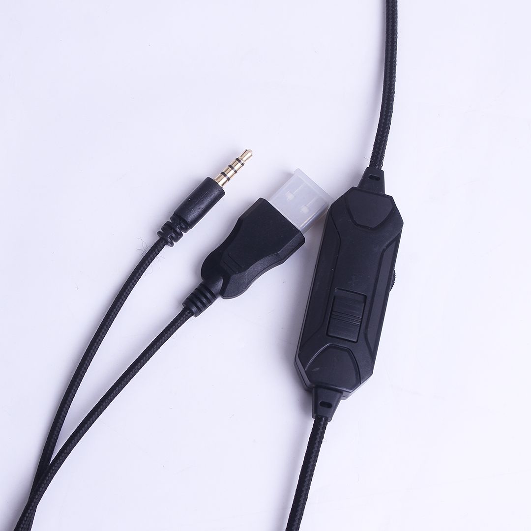 New cross-border e-sports gaming headphones, over-ear, seven-color luminous RGB wired computer, mobile phone, PS4 headset details Picture