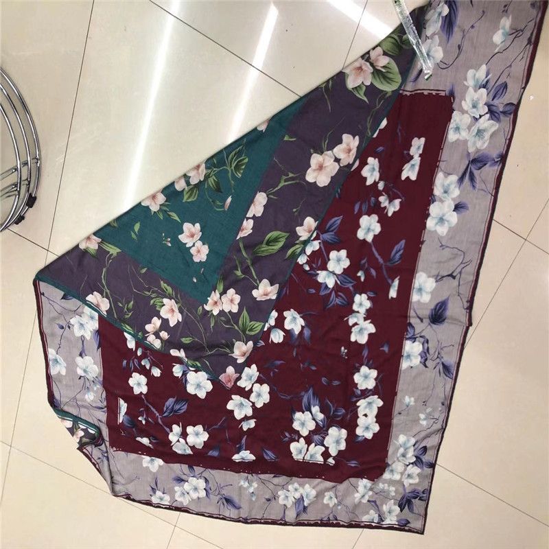 Women's scarves, trendy European and American style shawls, autumn and winter discount promotion season, versatile and casual coats, wholesale 308