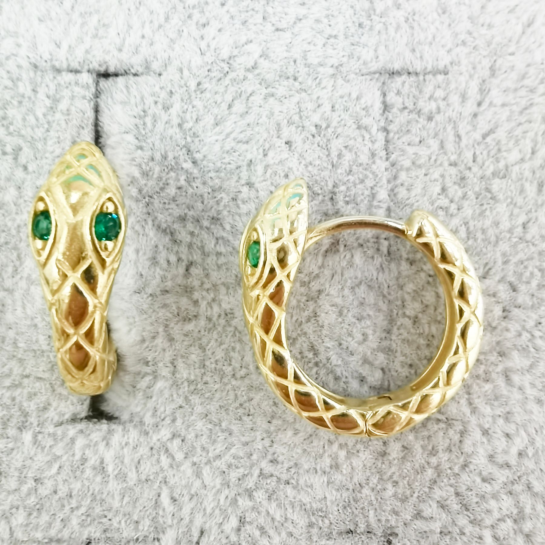 爆款蛇形锆石耳扣