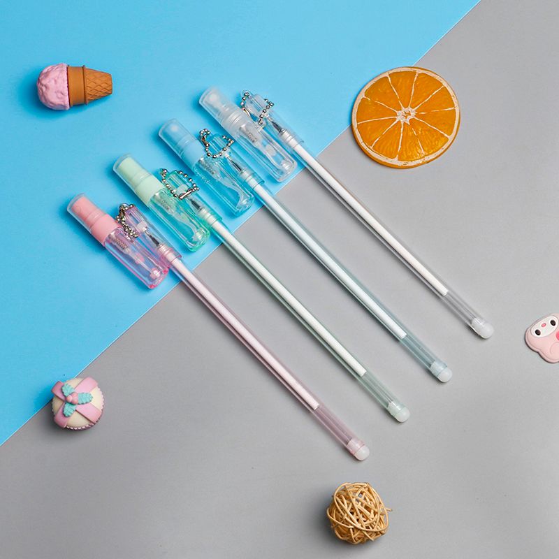 【 Erasable Pen 】 Internet-famous best-selling pen, girl heart Daisy pendant gel pen, cute and creative flower pendant pen, student signature gel pen Application Scenario