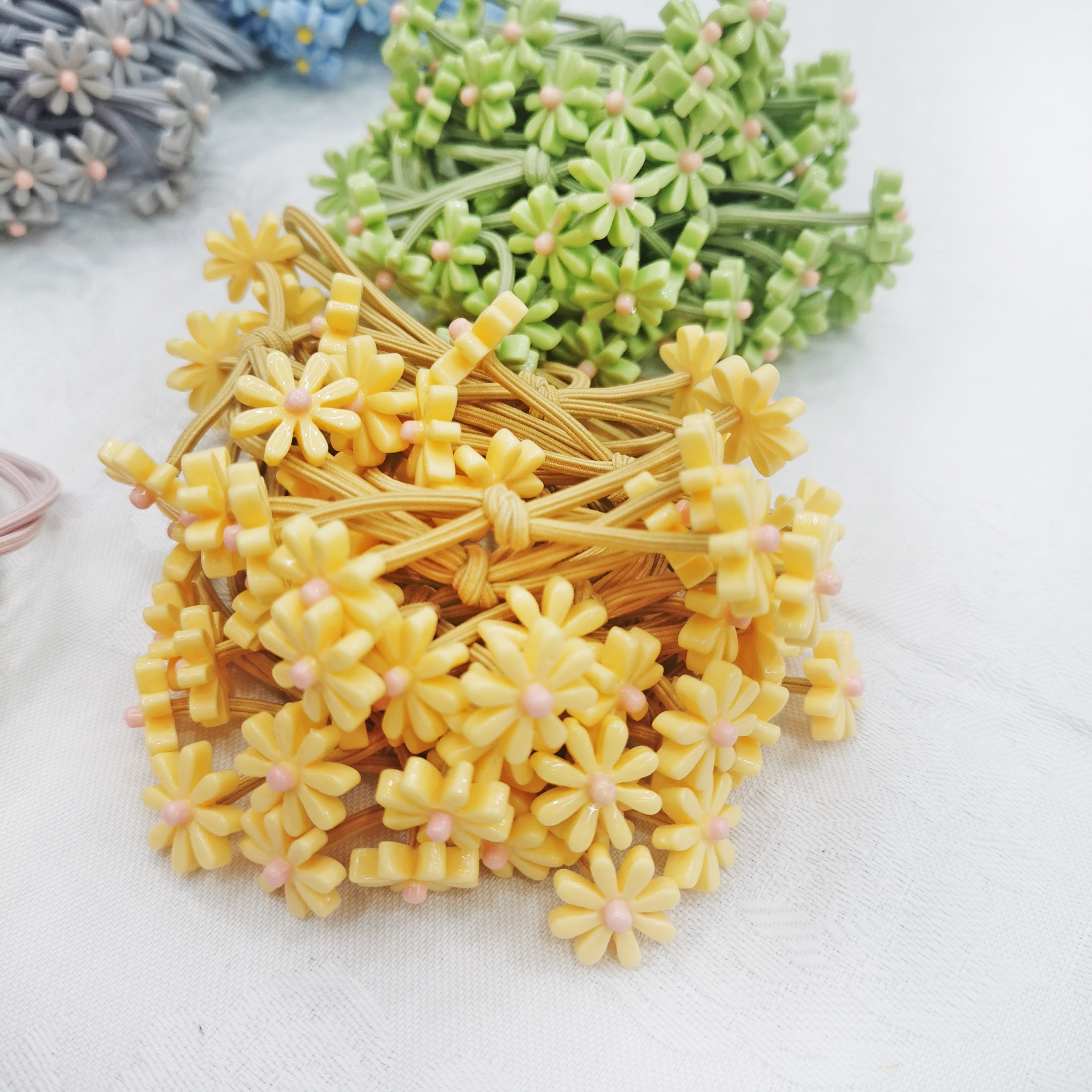 Round rubber band knot 2021 Daisy headband pic 10