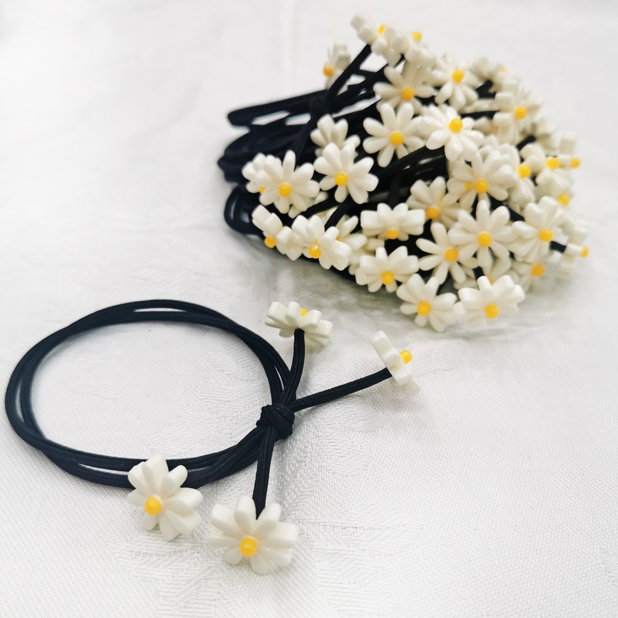Round rubber band knot 2021 Daisy headband pic 5