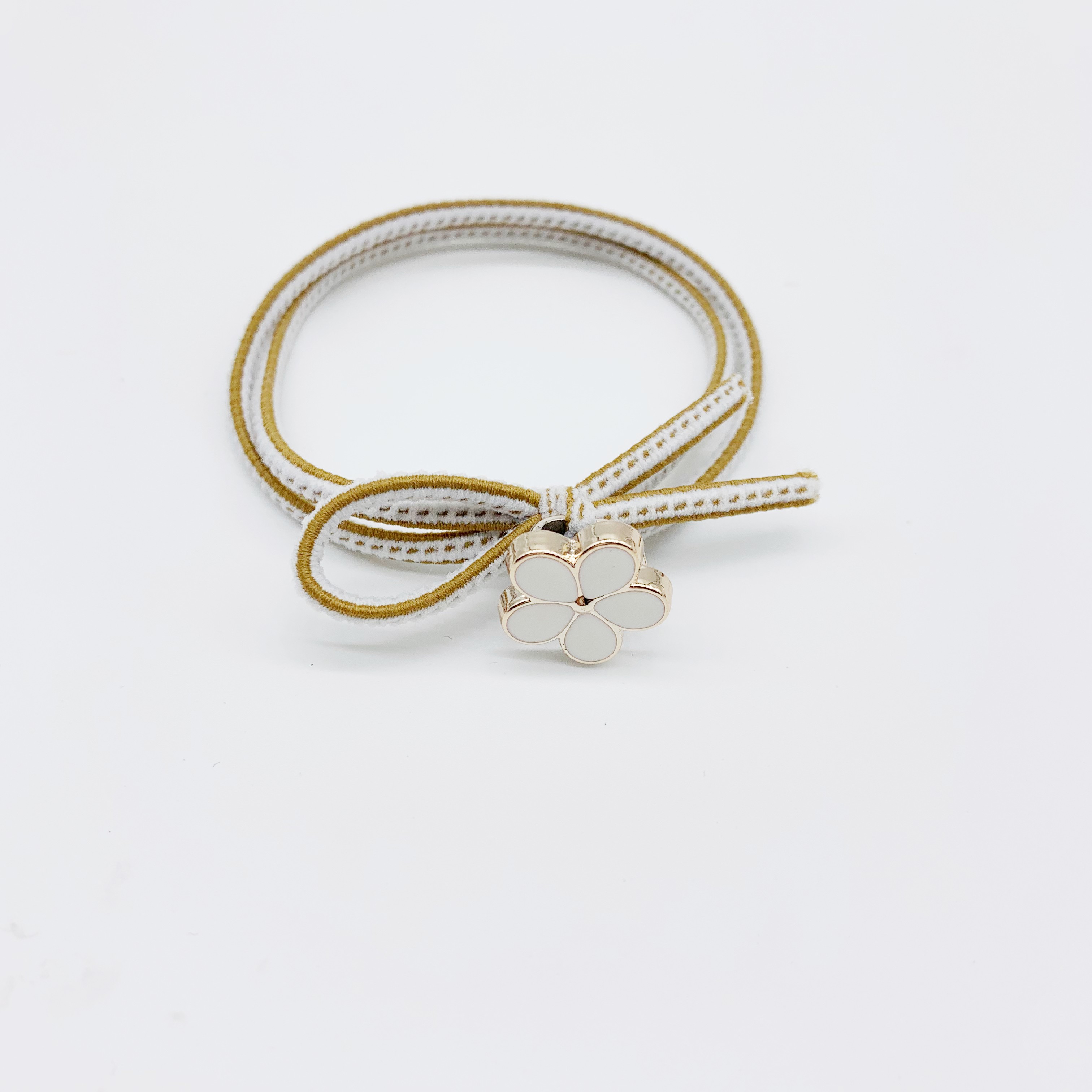 Round rubber bands tied with white edges and plum blossoms detail image 7