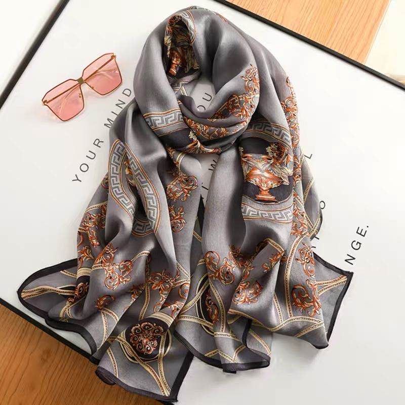 Ladies' Preppy Shawls Fall/Winter Coats Go With Casual And Explosive Scarves