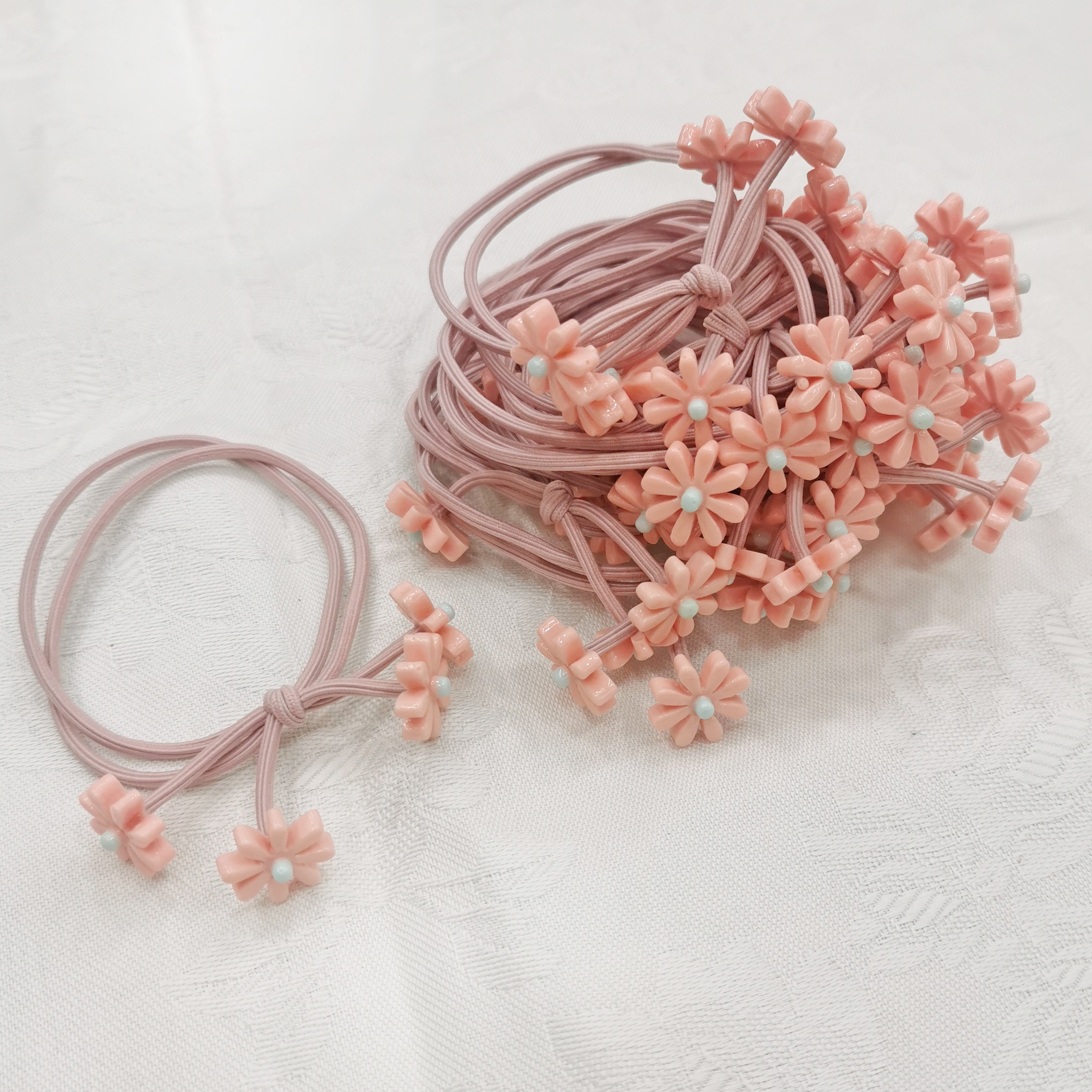 Round rubber band knot 2021 Daisy headband pic 9