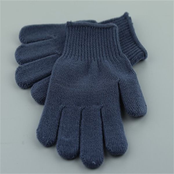 Leather gloves are windproof, cold-proof and warm in winter. Diamond-patterned imitation rex rabbit fur leather gloves are good to use. 38 Morning research