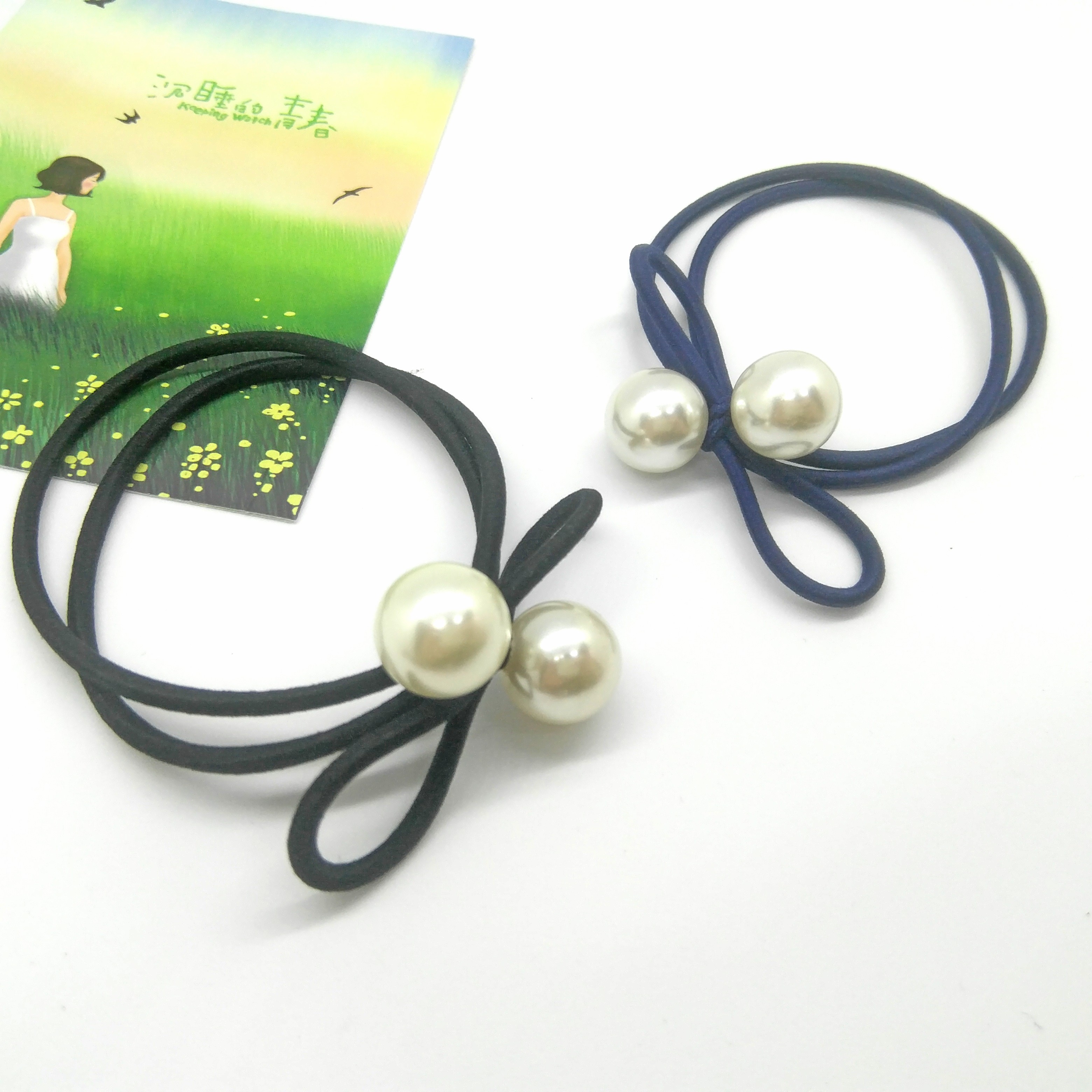 Tie a large pearl bow with a round rubber band detail image 7