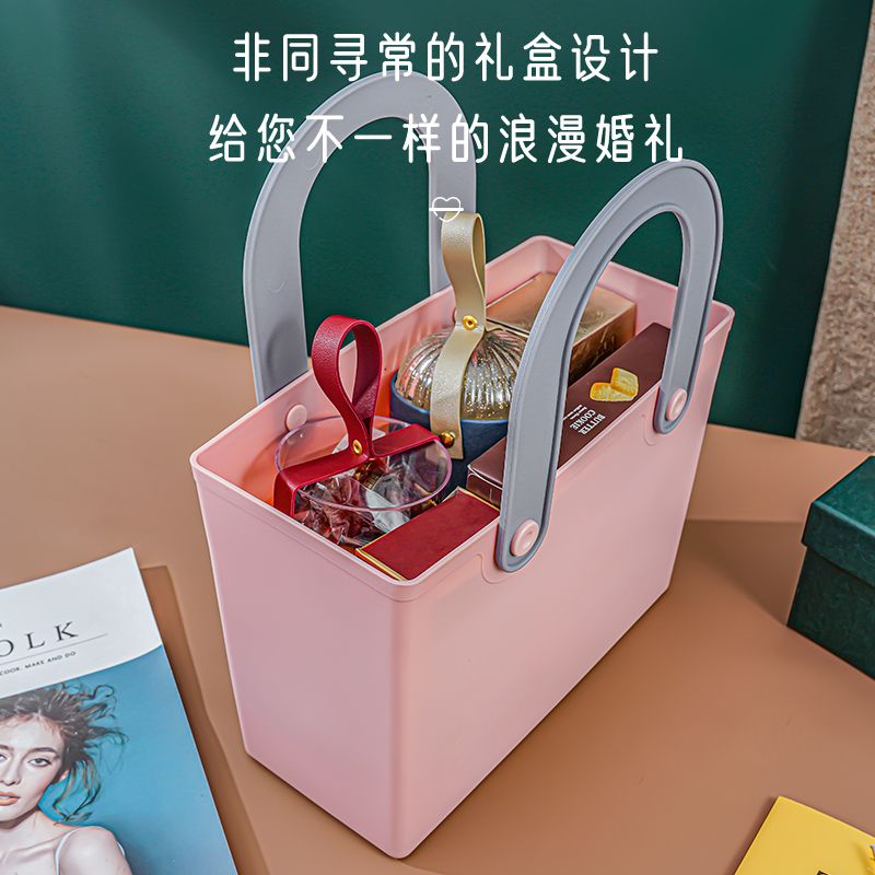 Household portable picnic plastic large shopping basket, toiletries and shower room supplies storage basket, double-ear soft basket Item Picture