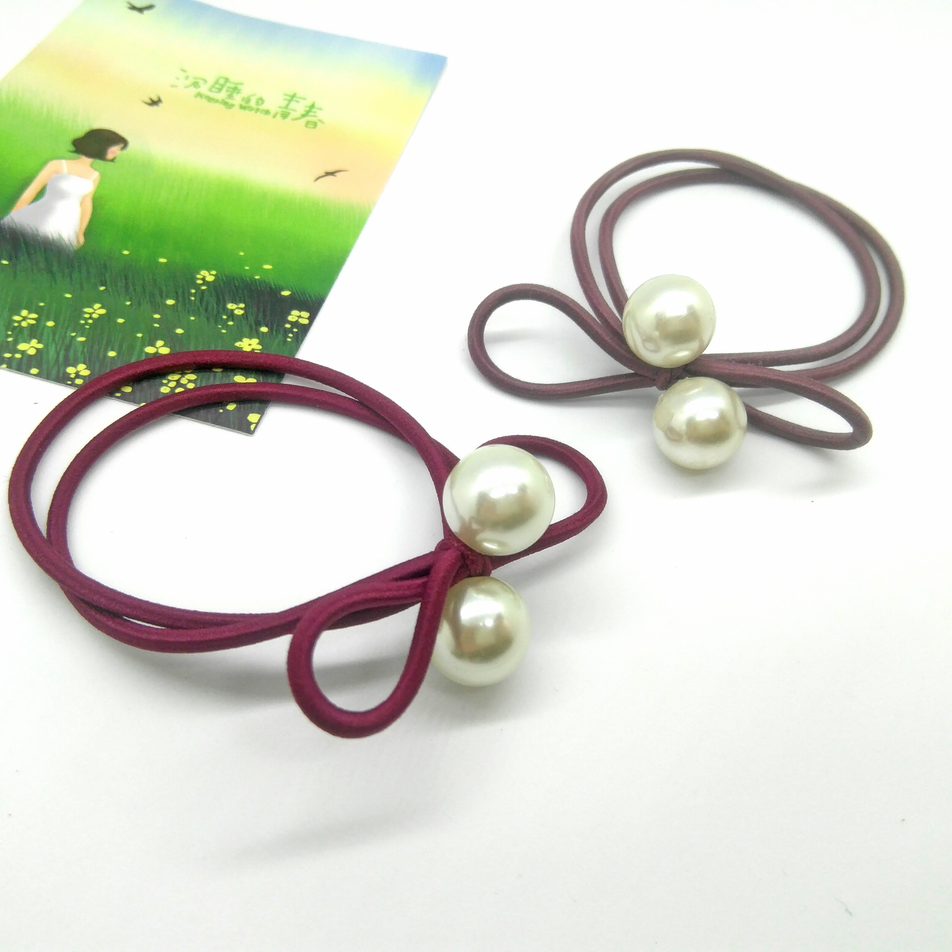 Tie a large pearl bow with a round rubber band detail image 8