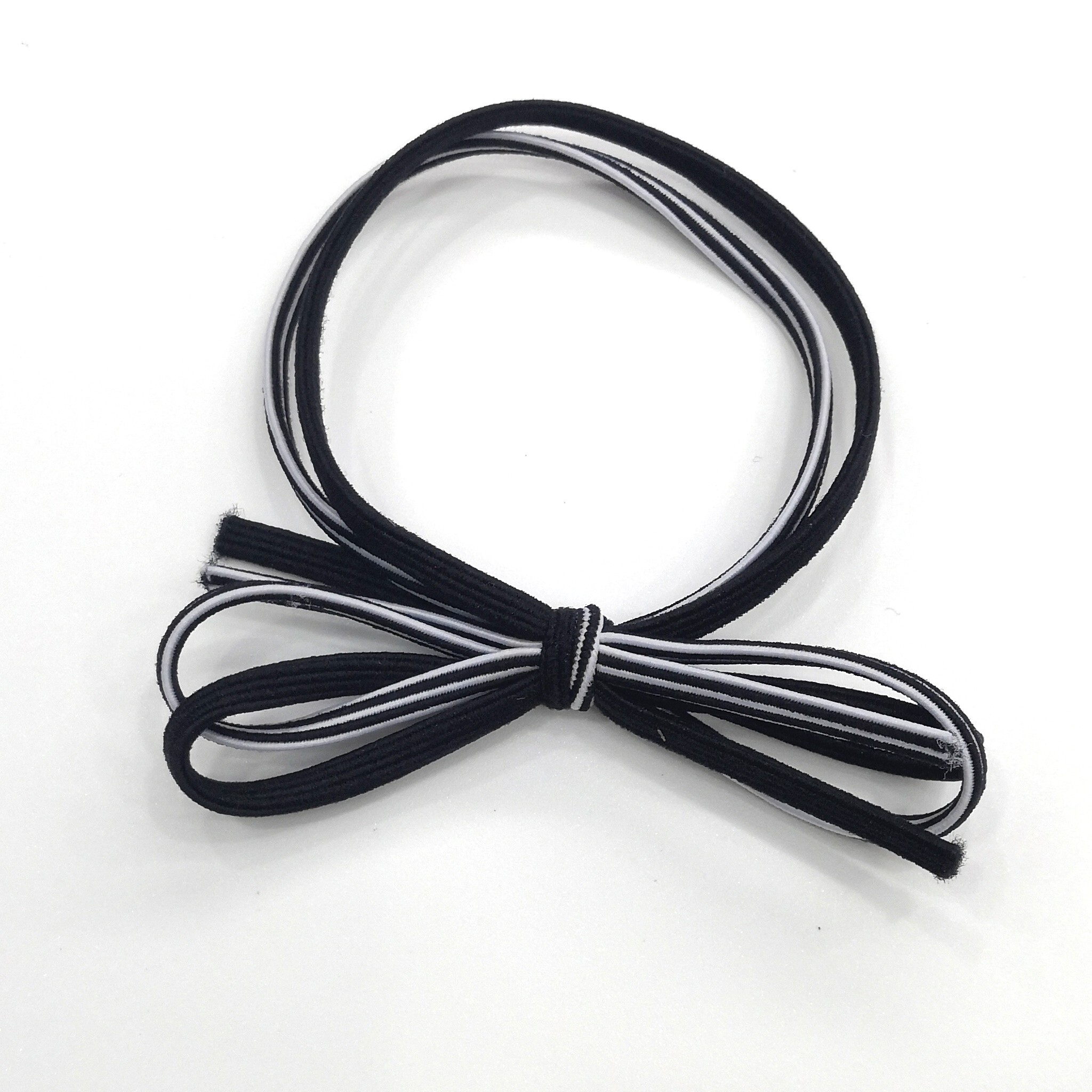 Tie single or double-color bows with round rubber bands detail image 3