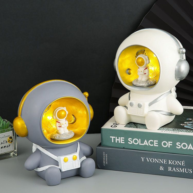 Astronaut night light piggy bank Creative birthday gift Student gift astronaut piggy bank decoration