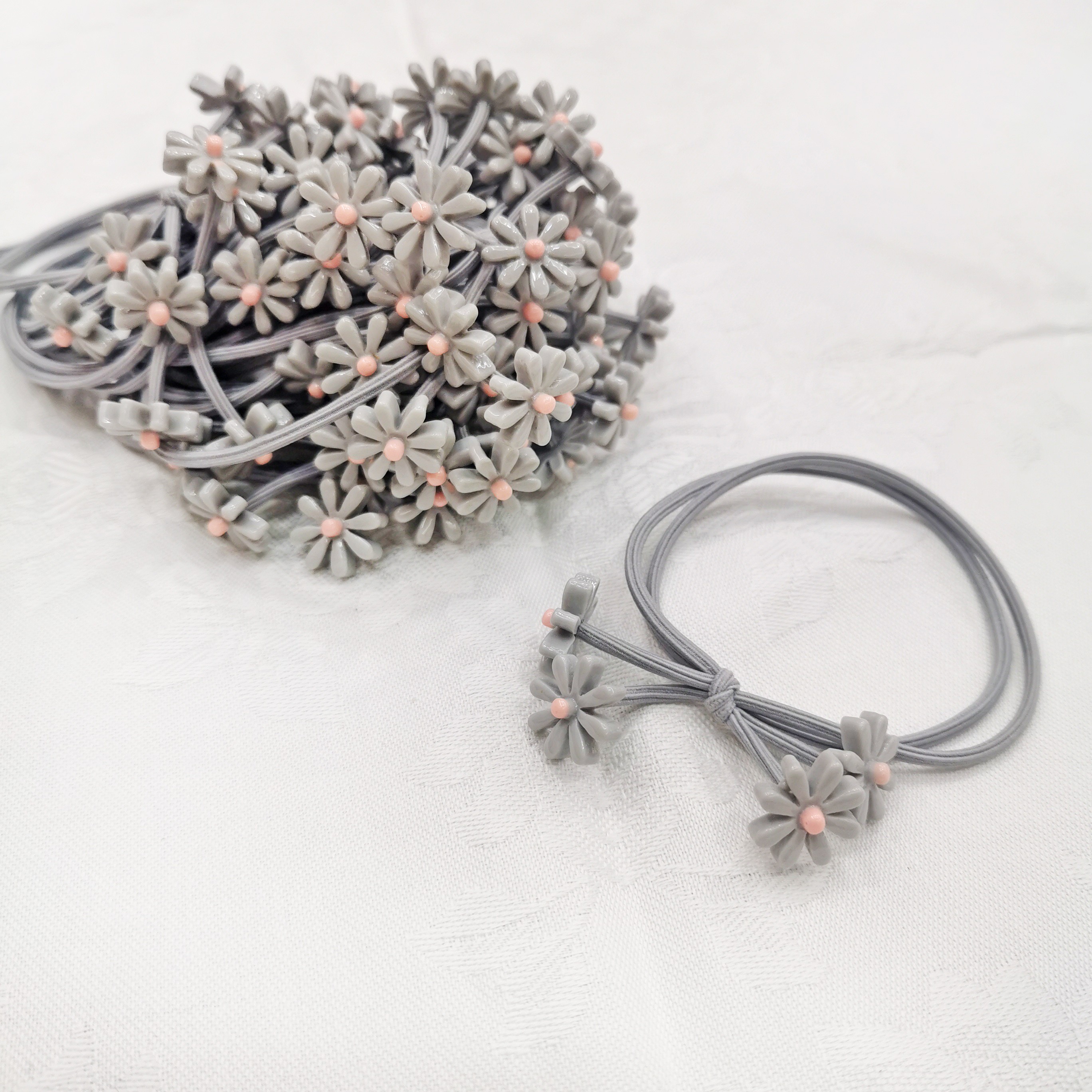 Round rubber band knot 2021 Daisy headband pic 8