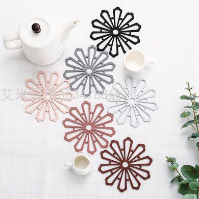 Creative heat insulation mat Kitchen anti-hot mat pot mat household non-slip table mat flower thickened tray mat small 15cm Application Scenario