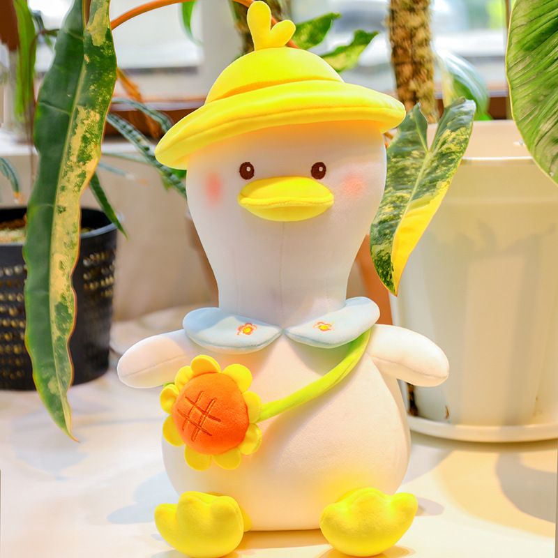 40CM popular little duck plush toy doll, baby sleeping pillow, children's cloth doll Application Scenario