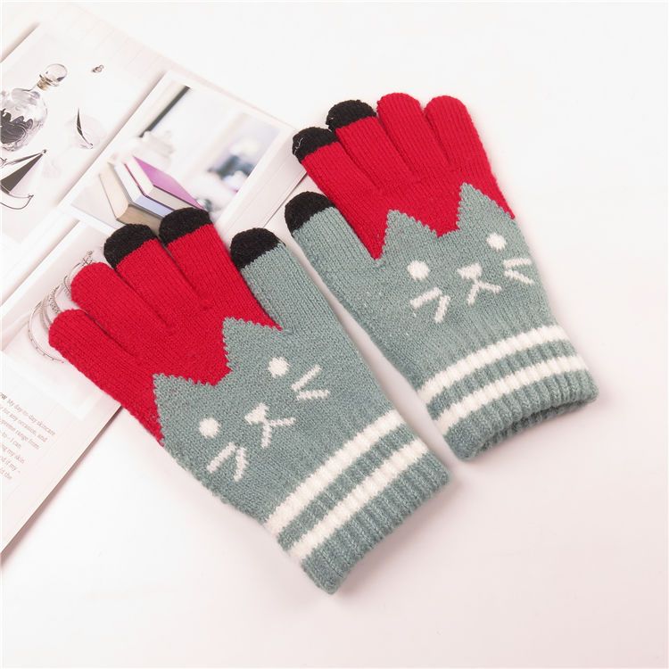 Best-selling fashionable and durable gloves are sold directly by the manufacturer. They are practical, popular, made of genuine materials and suitable for both men and women. New 009 models of gloves are available