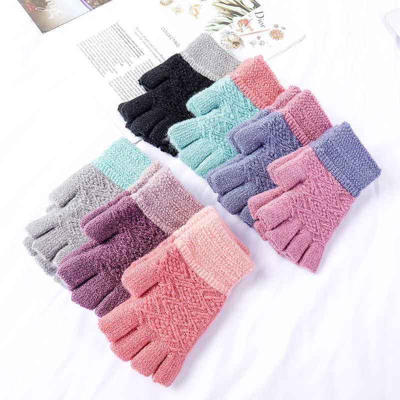 Direct sales of fashionable and durable gloves from the manufacturer. Practical and popular bestsellers. Genuine materials. Men's and women's universal 035 model new gloves