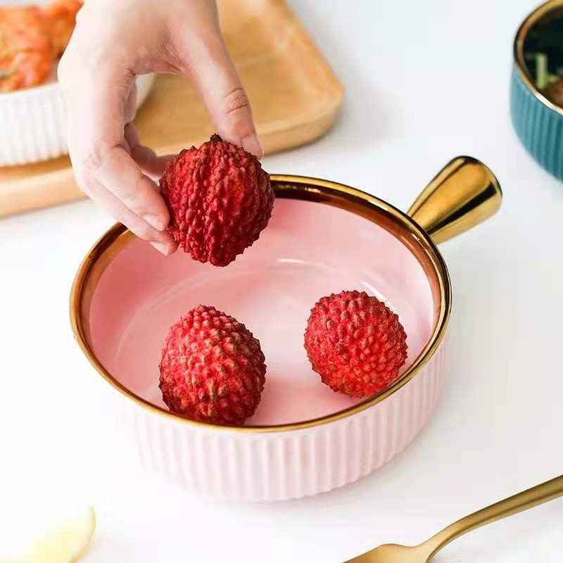 Ceramic baking bowls with handles, Nordic gold-edged fruit bowls, salad bowls, household tableware, breakfast bowls, instant noodle bowls detail image 13