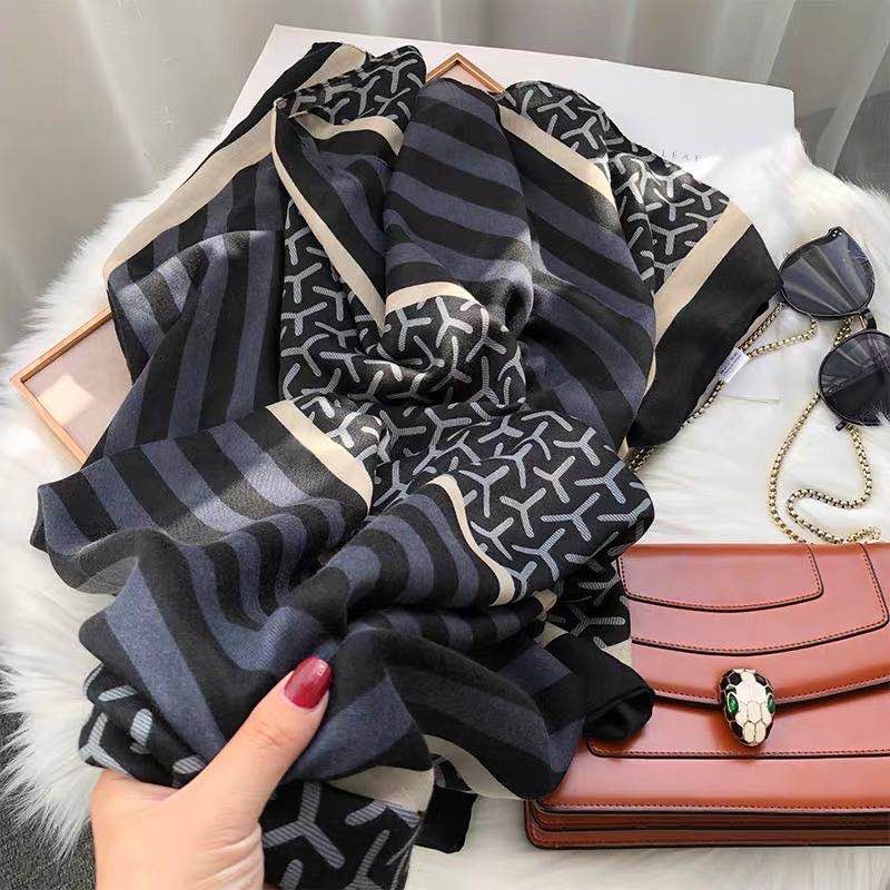 围巾女士欧美风潮流披肩秋冬折扣促销季外套百搭休闲批发656