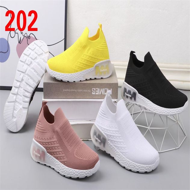 Boys fashion shoes men's casual shoes summer breathable couple style board shoes casual shoes wholesale 284