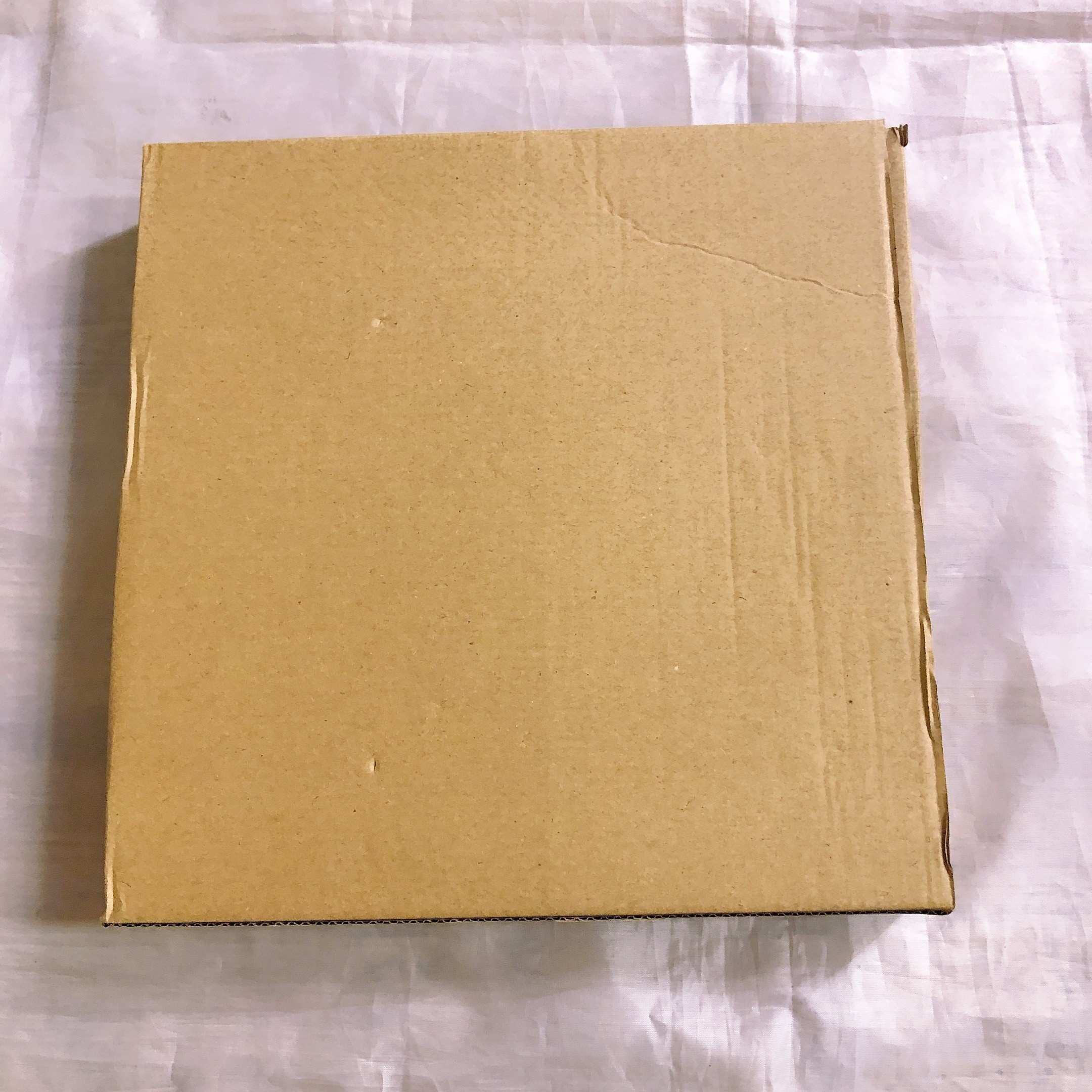 The foreign trade color series square quartz wall clock can be printed with LOGO, dear brother. Simple and cheap clock, 23cm pic 3