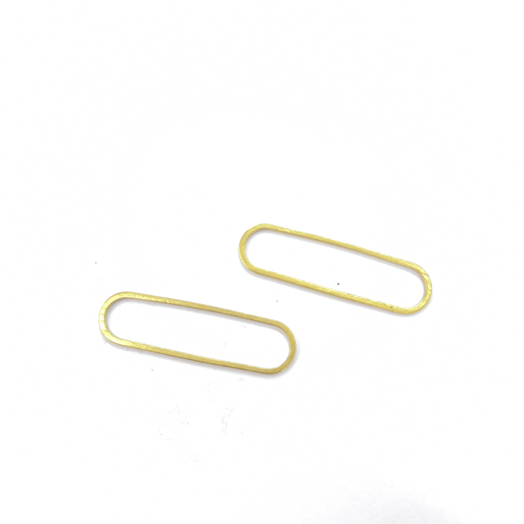 FA02627 Oval brass ring runway