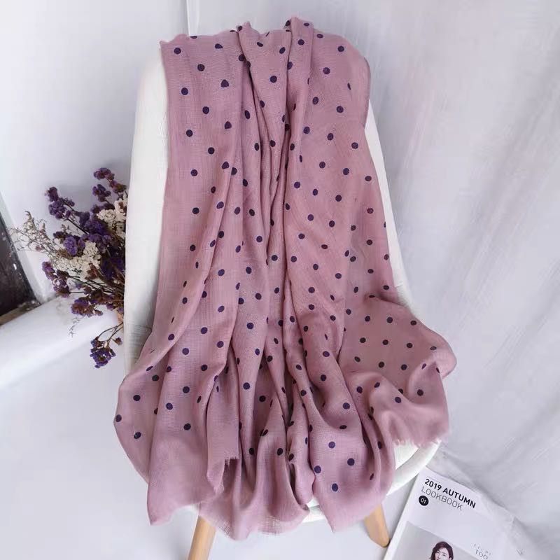 Women's scarves, trendy European and American style shawls, autumn and winter discount promotion season, versatile and casual coats, wholesale 529