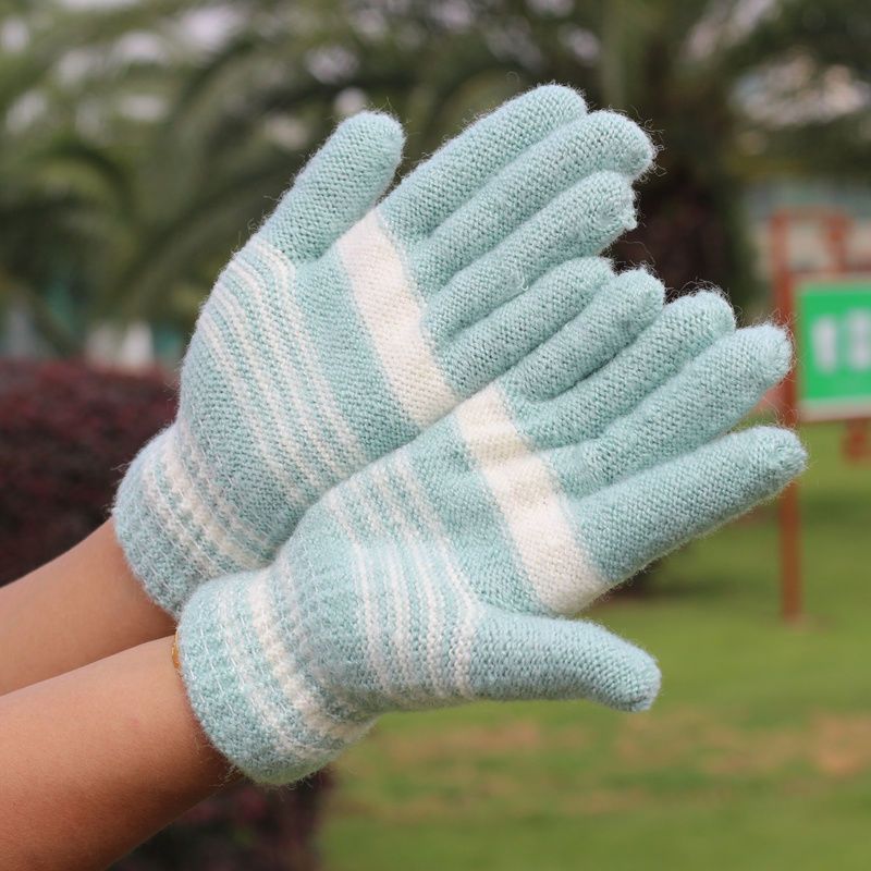 Direct sales from the manufacturer of best-selling, fashionable and durable gloves. Practical, trendy, genuine materials, men's and women's universal type 003 new gloves