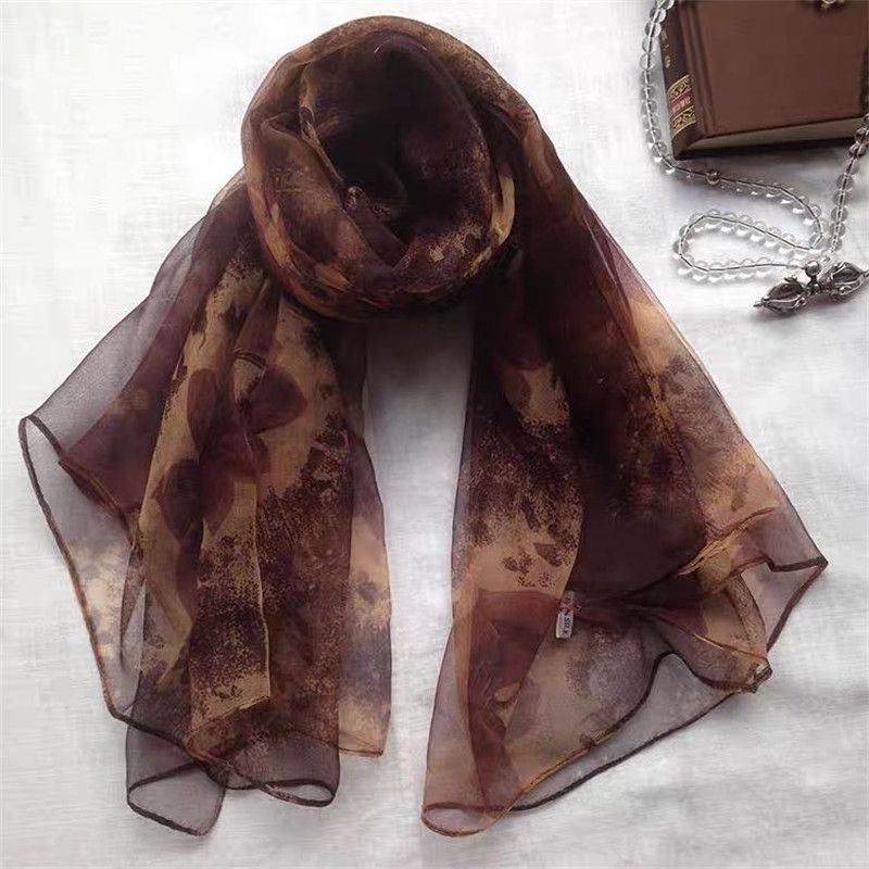 Women's scarves, trendy European and American style shawls, autumn and winter discount promotion season, versatile casual coats, wholesale 500