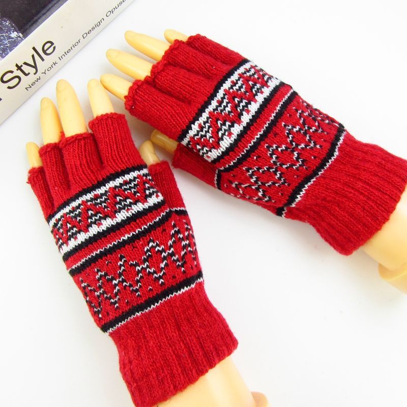 Direct sales of fashionable and durable gloves from the manufacturer. Practical and popular bestsellers. Genuine materials. New 003 models of gloves for both men and women