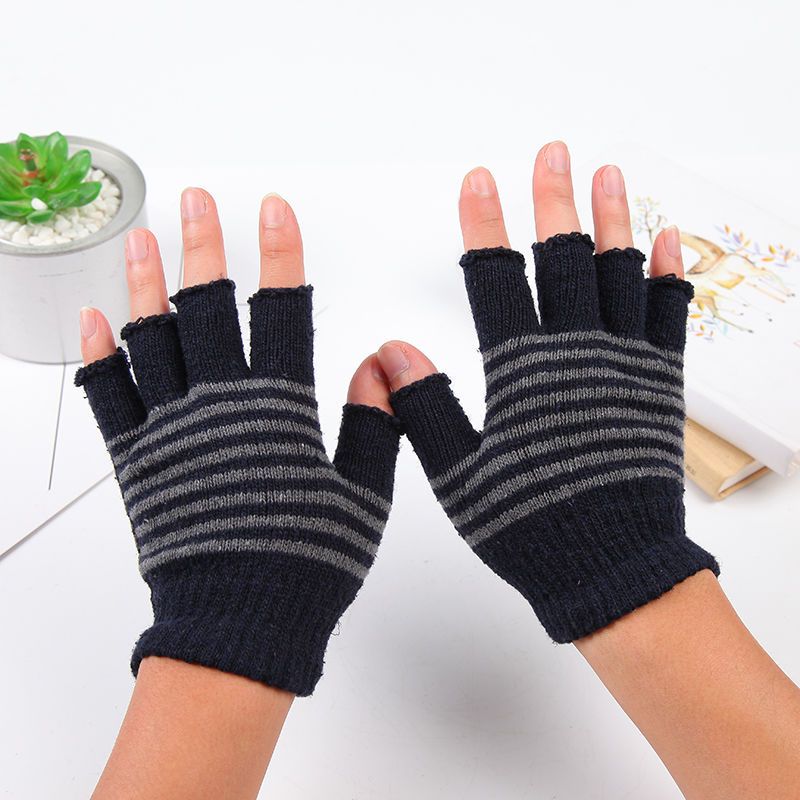 Direct sales of the manufacturer's best-selling, fashionable and durable gloves. Practical and trendy, made of genuine materials. 152 new styles of gloves for both men and women