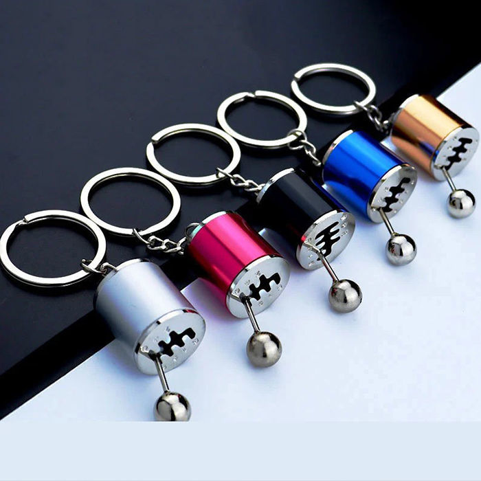 Install metal shift keychain pendant manually 3