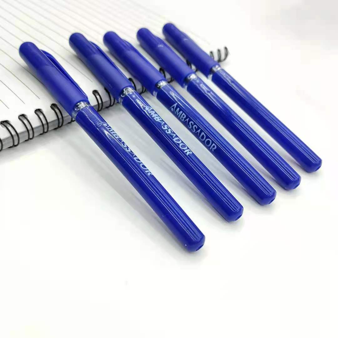 Wholesale of simple ballpoint pens, blue barrel and blue core ballpoint pens, teachers' office supplies Application Scenario