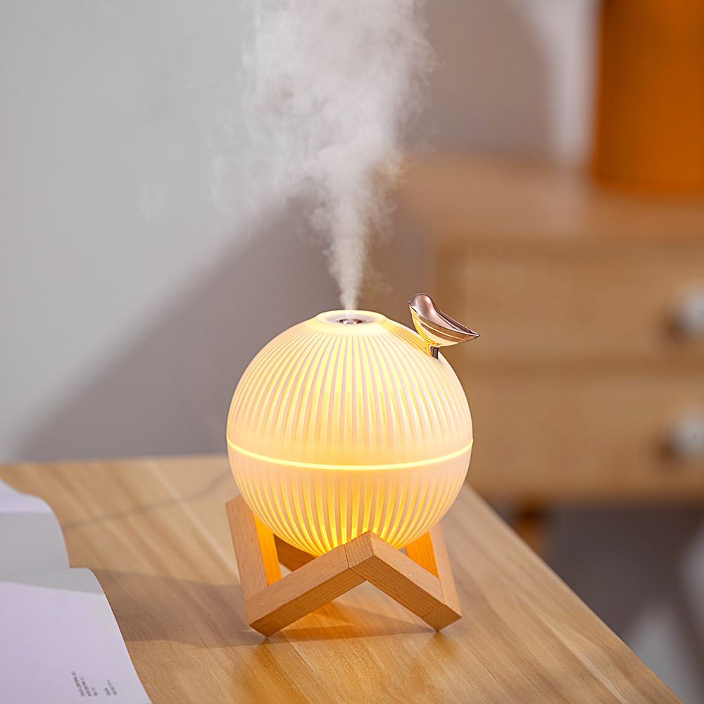 The new Lark humidifier features a creative, silent USB home ambient light and a large-capacity office humidifier for cute pets Application Scenario