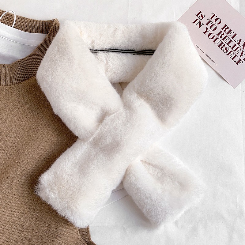 Jane Eyre Siyuan's new woolen scarf is a versatile Korean version for women's winter. It features a striped rabbit fur feel for warmth and a cross scarf for students detail image 6