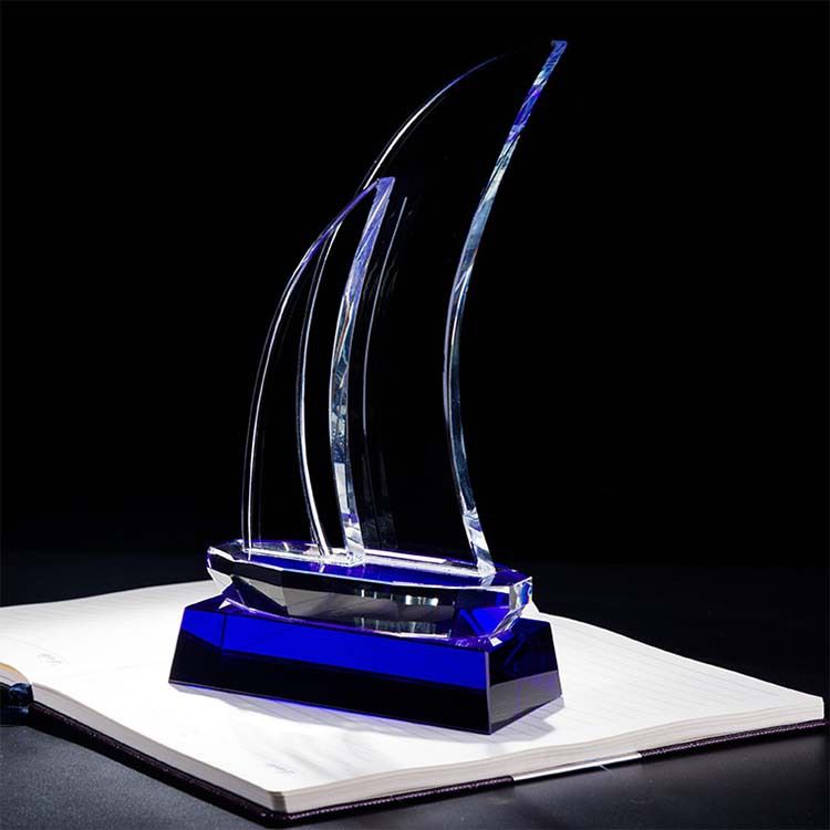 Crystal glass Crystal sailing trophy New sapphire Blue creative smooth sailing trophy Personality company business gift medal customization full figure